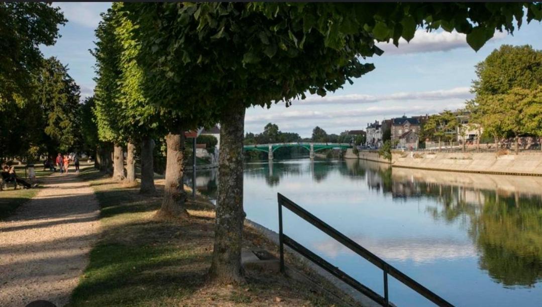 Studio Bord De Marne La Ferte-sous-Jouarre Luaran gambar